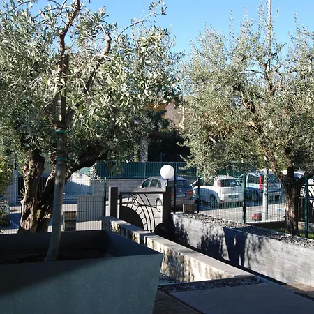 Rose 1 Mit Doppelbett Appartement Desenzano del Garda